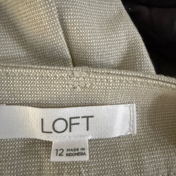 LOFT Cream High-Rise Wide-Leg Pants - Picture 4 of 8